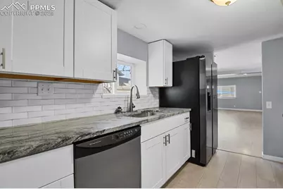 2409 Robinson Street, Colorado Springs, CO 80904 - Photo 13