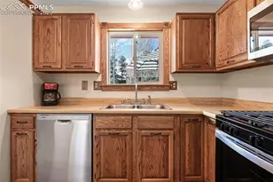 1300 Thomas Cir, Woodland Park, CO 80863 - Photo 9