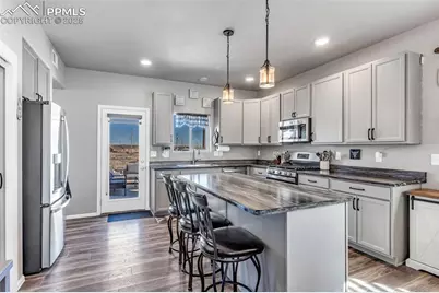 895 E Loma Drive, Pueblo, CO 81007 - Photo 9