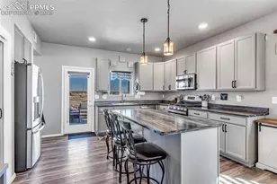 895 E Loma Dr, Pueblo, CO 81007 - Photo 9