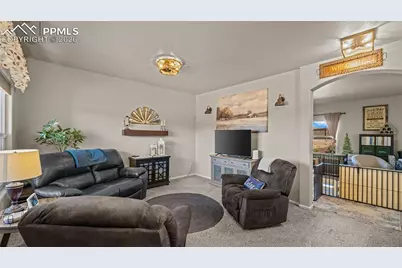 7507 Forest Valley Loop, Colorado Springs, CO 80908 - Photo 5