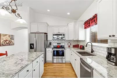 736 Aspencrest Drive, Pueblo, CO 81005 - Photo 13