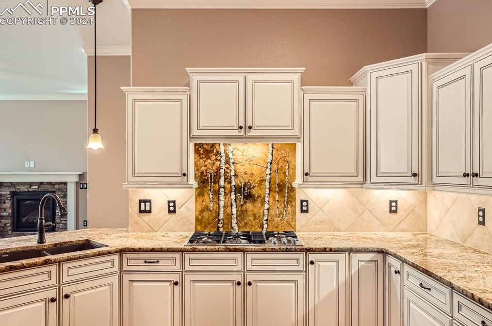 2122 London Carriage Grv, Colorado Springs CO exterior