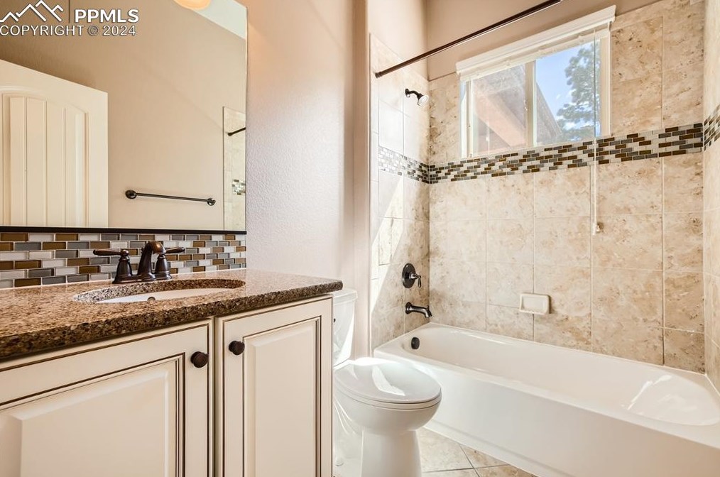 2122 London Carriage Grv, Colorado Springs CO exterior