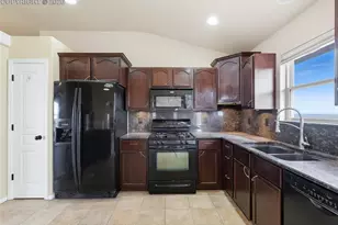 1994 E Akholt Ln, Pueblo, CO 81007 - Photo 17