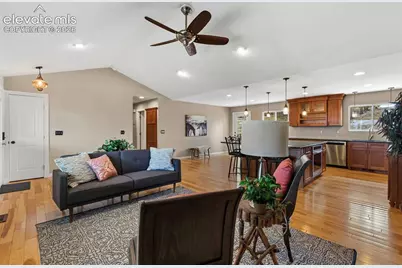11760 Green Acres Lane, Colorado Springs, CO 80908 - Photo 7