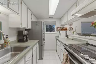 1098 Fontmore Rd, Colorado Springs, CO 80904 - Photo 13