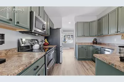 2281 St James Drive, Colorado Springs, CO 80910 - Photo 15