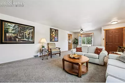 1055 N 18th Street, Colorado Springs, CO 80904 - Photo 5