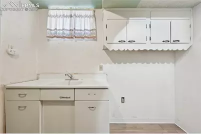 1055 N 18th Street, Colorado Springs, CO 80904 - Photo 41