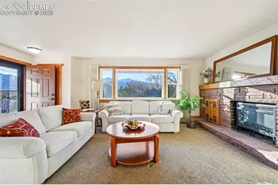 1055 N 18th Street, Colorado Springs, CO 80904 - Photo 3