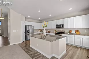 2402 Sunrise Ln, Pueblo, CO 81008 - Photo 9