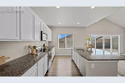 2402 Sunrise Lane, Pueblo, CO 81008 - Photo 11