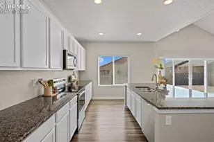 2402 Sunrise Ln, Pueblo, CO 81008 - Photo 11