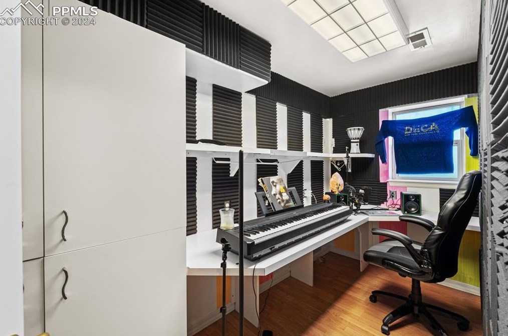 1183 Westmoreland Rd, Colorado Springs CO 80907-4628 exterior