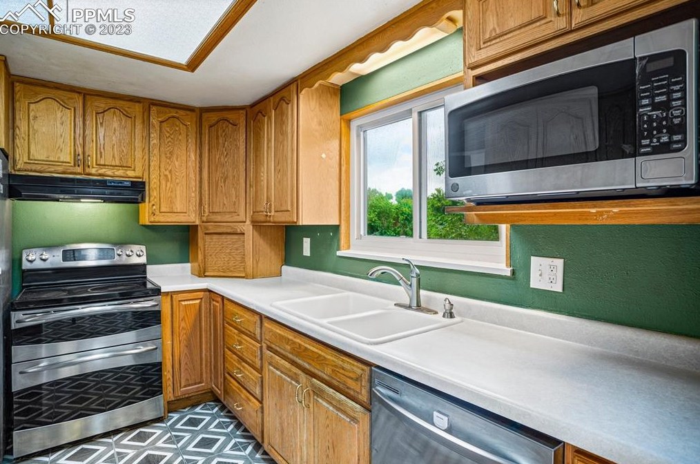 1450 Luna Vis St, Colorado Springs CO 80911-2429 exterior