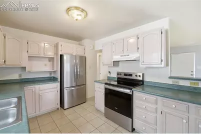 2424 Farragut Avenue, Colorado Springs, CO 80907 - Photo 5