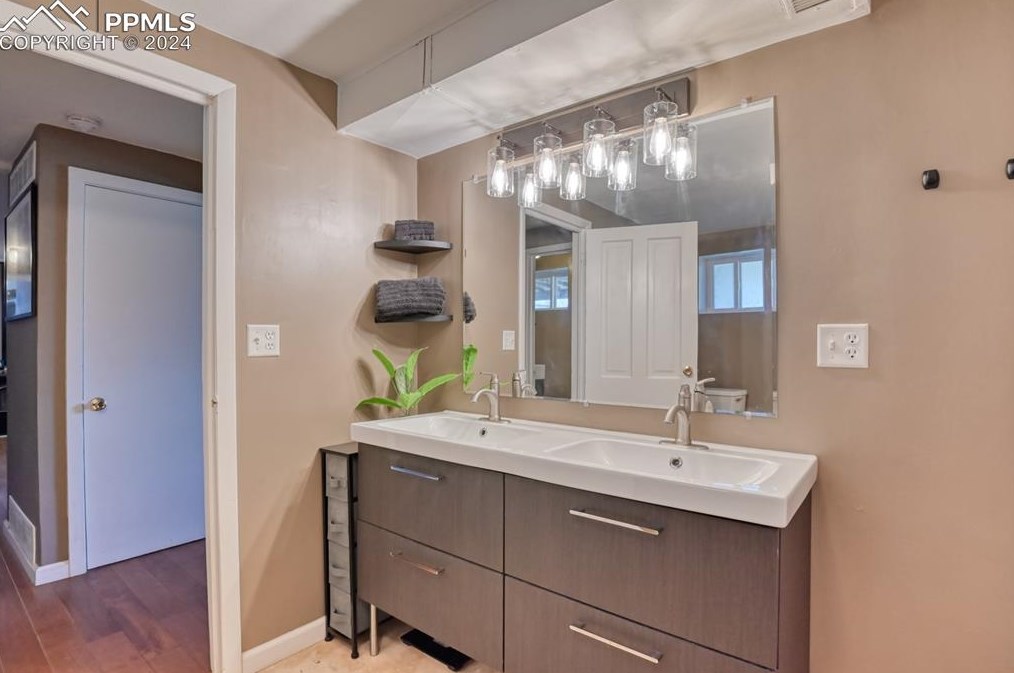 200 Cir Dr, Canon City CO 81212-5403 exterior