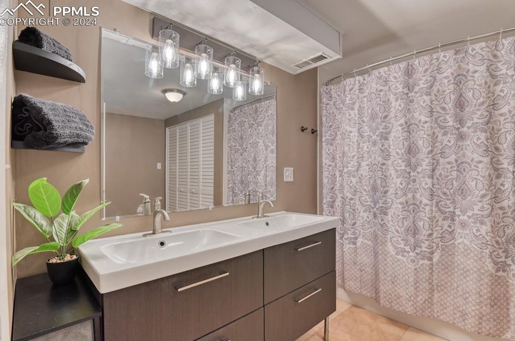 200 Cir Dr, Canon City CO 81212-5403 exterior