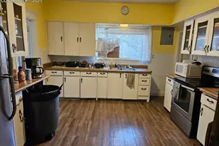 2423 E St Vrain St, Colorado Springs, CO 80909 - Photo 11