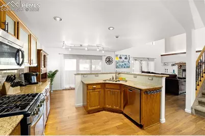 146 Luxury Lane, Colorado Springs, CO 80921 - Photo 9