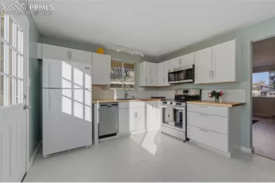 1522 Auburn Drive, Colorado Springs, CO 80909 - Photo 9