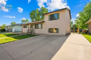 1819 Yakima Ln, Pueblo, CO 81001 - Photo 3