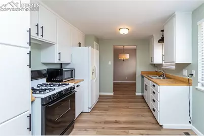 2923 Virginia Avenue, Colorado Springs, CO 80907 - Photo 15