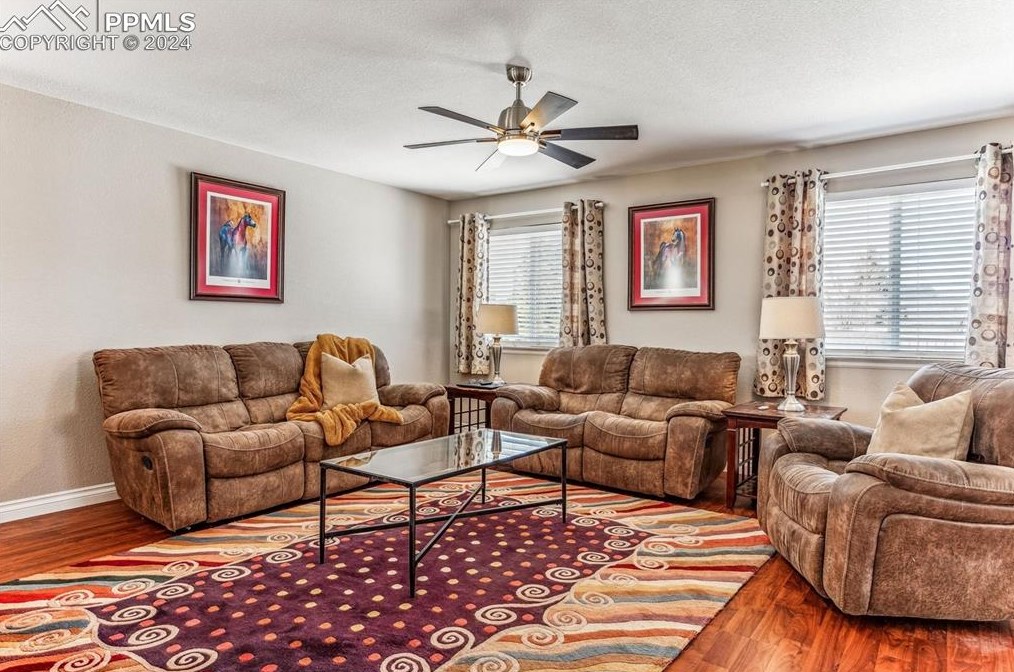 1183 Kittery St, Castle Rock CO 80104-3281 exterior