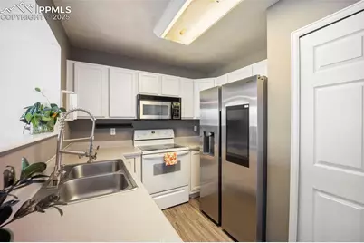 3652 Pacific Drive, Colorado Springs, CO 80910 - Photo 9