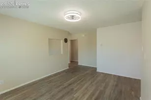 2205 N Chestnut St, Colorado Springs, CO 80907 - Photo 9