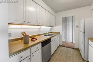 411 Lakewood Circle, Colorado Springs, CO 80910 - Photo 15