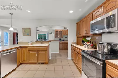 2935 Country Club Drive, Pueblo, CO 81008 - Photo 7