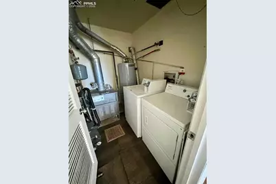 4370 Loomis Avenue, Colorado Springs, CO 80906 - Photo 5