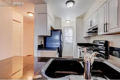 1642 S Idalia Circle ##B, Aurora, CO 80017 - Photo 3