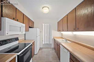 411 Lakewood Circle, Colorado Springs, CO 80910 - Photo 11