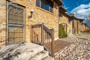 326 Mt View Ln, Colorado Springs, CO 80907 - Photo 5