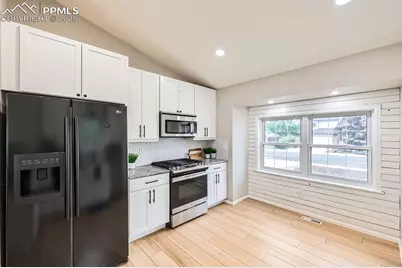 3455 Sun River Place, Colorado Springs, CO 80920 - Photo 9