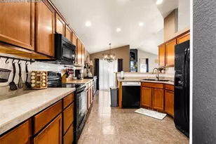 1140 W Shenandoah Dr, Pueblo, CO 81007 - Photo 5