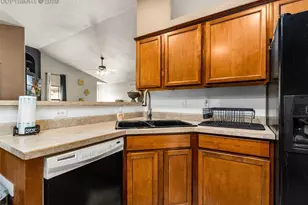 1140 W Shenandoah Dr, Pueblo, CO 81007 - Photo 7