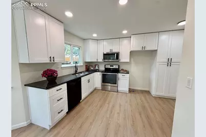 490 Dix Circle, Colorado Springs, CO 80911 - Photo 11