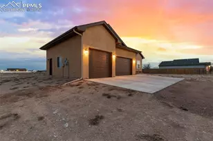 422 S Gilia Dr, Pueblo, CO 81007 - Photo 3