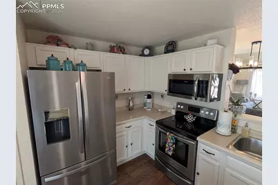 6283 Riverdale Drive, Colorado Springs, CO 80923 - Photo 7