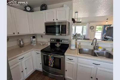6283 Riverdale Drive, Colorado Springs, CO 80923 - Photo 9