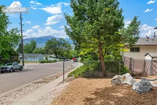 402 Elmwood Dr, Colorado Springs, CO 80907 - Photo 39