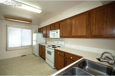 4323 Pioneer Creek Drive, Colorado Springs, CO 80922 - Photo 11