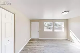 2405 E St Vrain St, Colorado Springs, CO 80909 - Photo 9