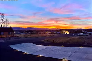 279 W Acorn Dr, Pueblo, CO 81007 - Photo 5