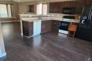 7487 Farmcrest Rd, Colorado Springs, CO 80925 - Photo 9