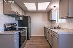 3064 Starlight Cir, Colorado Springs, CO 80916 - Photo 9